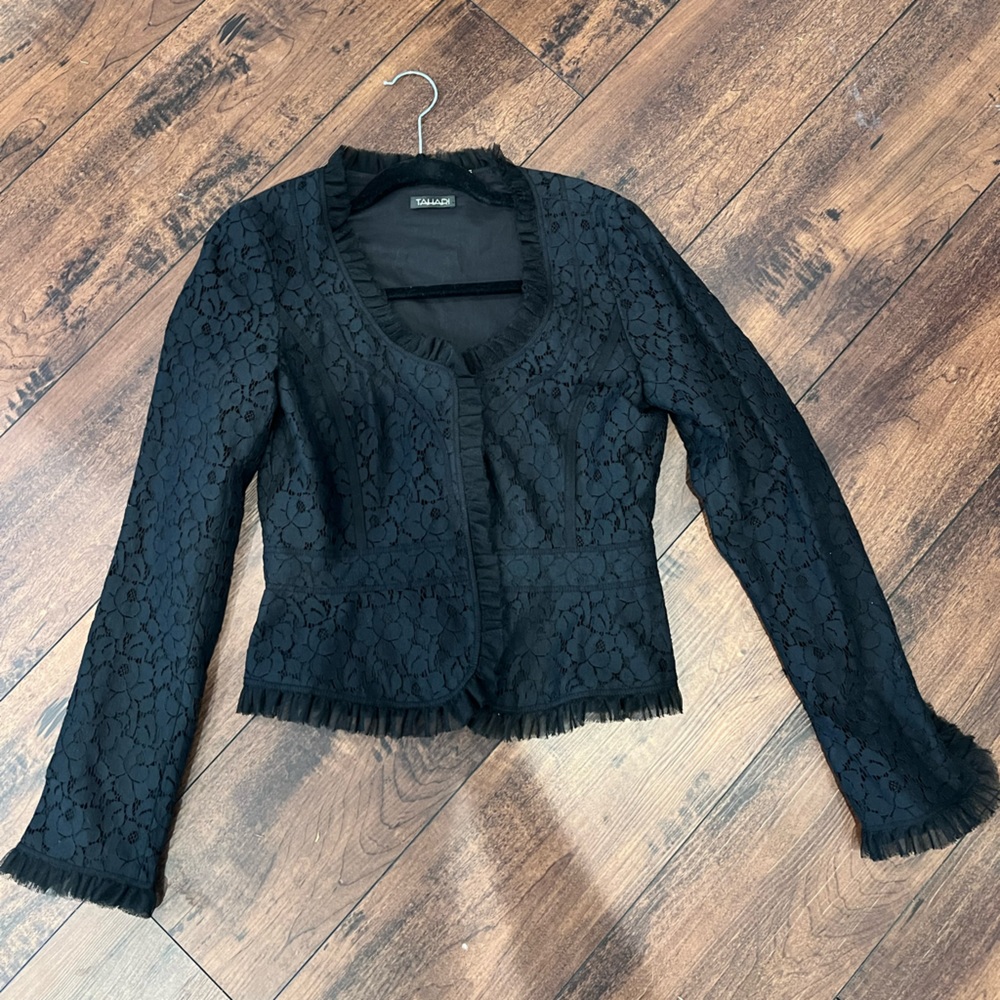 Tahari skirt suit. Black lace, silk lined, size 4,  never worn.
